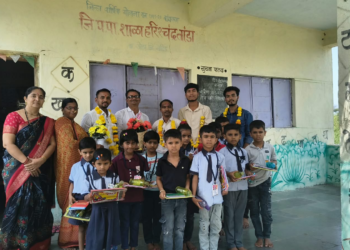 नायक प्रतिष्ठानतर्फे हरिश्चंद्र तांडा शाळेत मोफत शैक्षणिक साहित्य वाटप