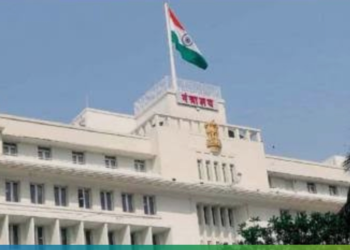 आधारच्या अटीमुळे शिक्षक अतिरिक्त होणार?