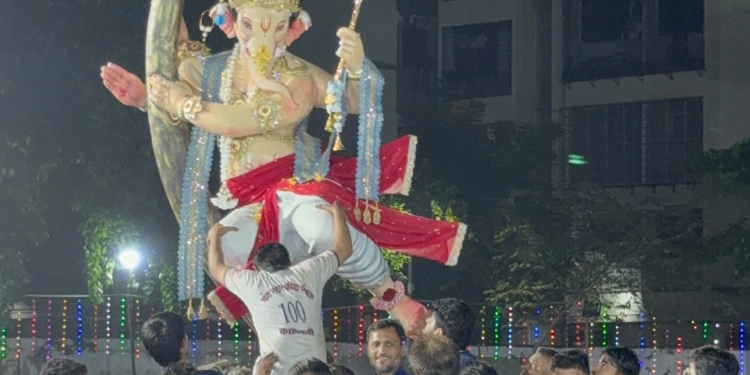 कांदिवली गावठाणातील यंग स्टार क्रीडा मंडळाचे विसर्जन कार्य कौतुकास्पद