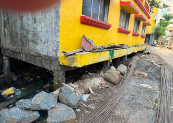 वैभव कडू यांच्या पुढाकाराने नागाव गोसपाडा समाजमंदिराची तातडीने दुरुस्ती