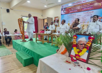 शिक्षणमहर्षी सि. ना. आलुरे गुरुजी यांनी तुळजापूर तालुक्यात शिक्षणाची गंगा आणली