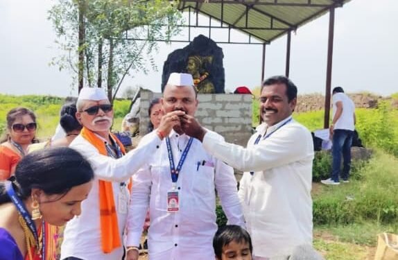 अंकुश आगरकर यांचा वाढदिवस वृद्धाश्रमातील ज्येष्ठ व अनाथ मुलांच्या सहवासात