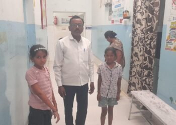 मानवतमध्ये पिसाळलेल्या कुत्र्याचा धुमाकूळ; फार्मसीच्या विद्यार्थिनीसह अनेक जण जखमी