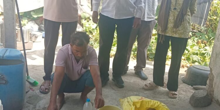 महात्मा गांधी यांच्या सप्ताह निमित्ताने निरिक्षक राज्य उत्पादन शुल्क विभाग भरारी पथकाने 31कार्यवाया करून पाच लाख पाच हजार रुपयांचा दारूसाठा केला जप्त……
