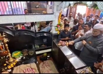 दुष्काळात होरपळणाऱ्या शेतकऱ्यांच्या समृद्धीसाठी आ.चंद्रकांत रघुवंशींची प्रार्थना