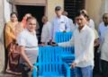 कहाटूळ विविध कार्यकारी सहकारी संस्थेतर्फे सानुग्रह अनुदानातून गृहोपयोगी वस्तूंचे वाटप.
