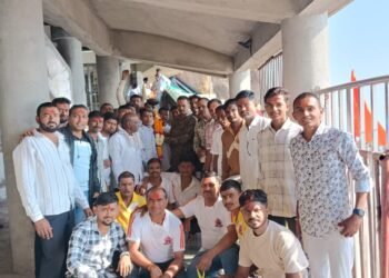 सप्तशृंगी गड परिसरात भक्तांची गर्दी