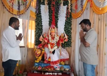 अमरापूरचे सरपंच सनी मंगसुळे यांनी दुर्गा माता देवीकडे साकडे……
