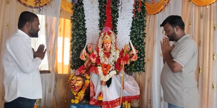 अमरापूरचे सरपंच सनी मंगसुळे यांनी दुर्गा माता देवीकडे साकडे……