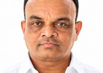 वाकडे बंधूंचे दातृत्व; वाढदिवसानिमित्त मंगरूळ नवघरे शाळेला लाखमोलाची भेट!