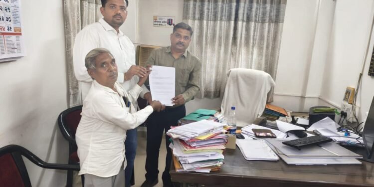 पातूर तालुक्यातील तीन गावात भीषण पाणीटंचाई; टँकरने पाणीपुरवठा न केल्यास जिल्हा परिषदेसमोर मडके फोडो आंदोलन – निलेश कापकर यांचा इशारा