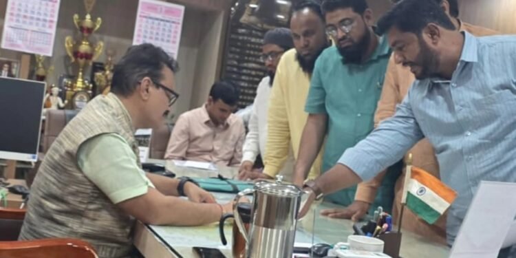 जन्म-मृत्यू प्रमाणपत्रांसाठी नागरिकांची हेळसांड; जिल्हाधिकारी, मनपा आयुक्तांना जाब
