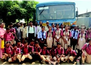 ग्रामीण विकास विद्यालय, सालवाच्या प्रांगणात प्रथमच एस.टी. महामंडळाच्या लालपरीचे आगमन…!