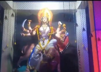अंतुर्ली येथील छत्रपती शिवाजी महाराज नगर येथे जय शिवाजी दुर्गा मंडळाने साकारले एकाच ठिकाणी बारा ज्योतिर्लिंगाचे स्वरूप.. बारा ज्योतिर्लिंगाचे एकाच ठिकाणी दिव्य दर्शन..