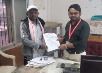 माढा तालुक्यात चारा छावणी व पिण्याच्या पाण्यासाठी बालाजी बारबोले पाटील यांचे बेमुदत अन्नत्याग उपोषण