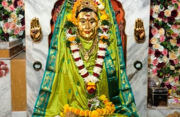 सासवणे येथील स्वयंभू आई फुलाई मातेच्या नवरात्रोत्सवाला भक्तांची मोठी गर्दी!
