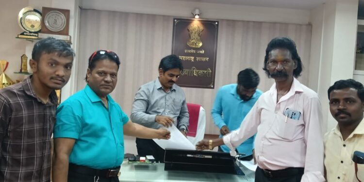 महामानव भारतरत्न डॉ. बाबासाहेब आंबेडकर. सुशोभन व पूर्णाकृती पुतळ्याकरिता निधी उपलब्ध व्हावा.