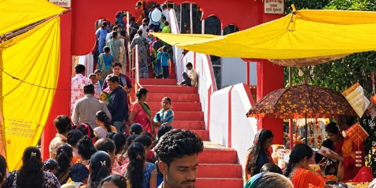 नवरात्रोत्सवानिमित्त मुळावा येथील रेणुका माता मंदिरात भाविकांची मांदियाळी