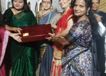 कर्ता हनुमान मंडळाच्या महिला गरबा उत्सवातून सामाजिक बांधिलकीचा आदर्श!