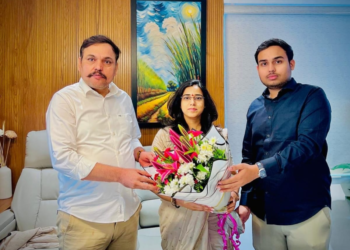 तेजस्विनी बर्गे यांची ‘ओंकार शुगर ग्रुप’च्या CEO पदी निवड; बाबूराव बोत्रे-पाटील व ओमराजे बोत्रे यांच्याकडून अभिनंदन