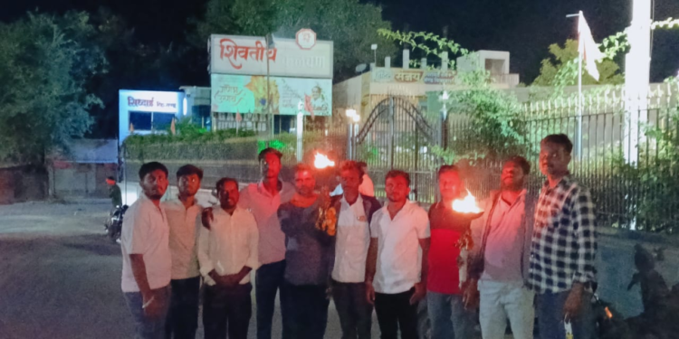 सप्तशृंगी गडावरून देवीची ज्योत घेऊन निवाणे ग्रामस्थांची पायी दिंडी उत्साहात