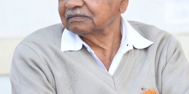 शिक्षणाच्या माध्यमातून समाजसेवेचा वसा जपणारे रावसाहेब ऊर्फ दा. आ. पाटील यांचा ८३ वा वाढदिवस उत्साहात साजरा