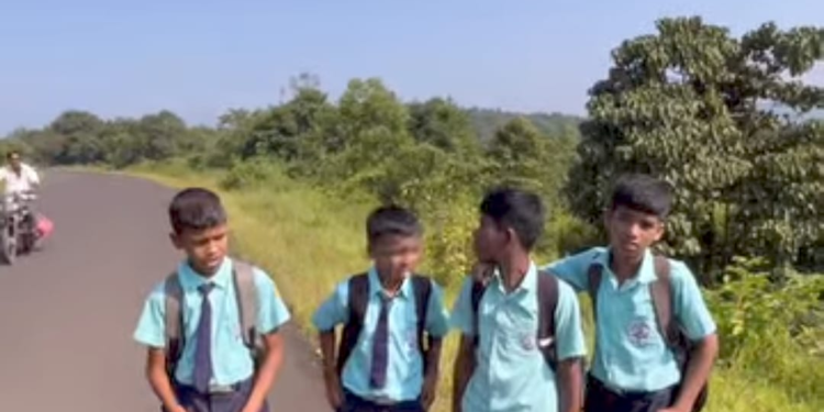 भुदरगड तालुक्यात विद्यार्थ्यांची शिक्षणासाठी पायपीट; प्रशासनाचे लक्ष कधी जाणार?