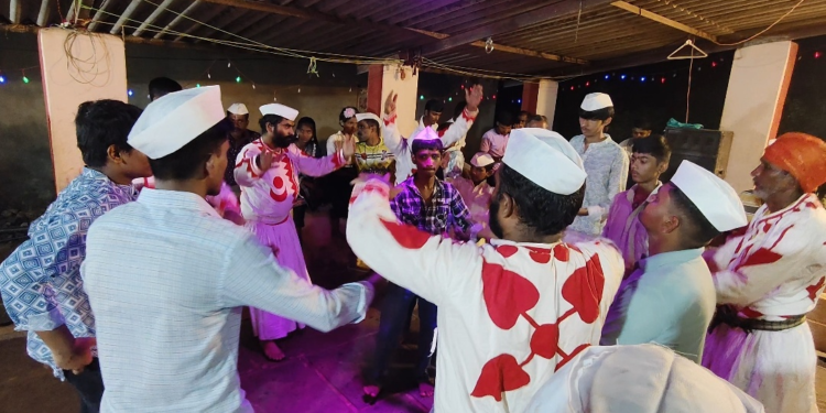 दख्खन धनगरवाडीत दसरा उत्साहात साजरा; धनगरी गजा, गरबा अन् बाळ्या डान्सने रंगला सोहळा!