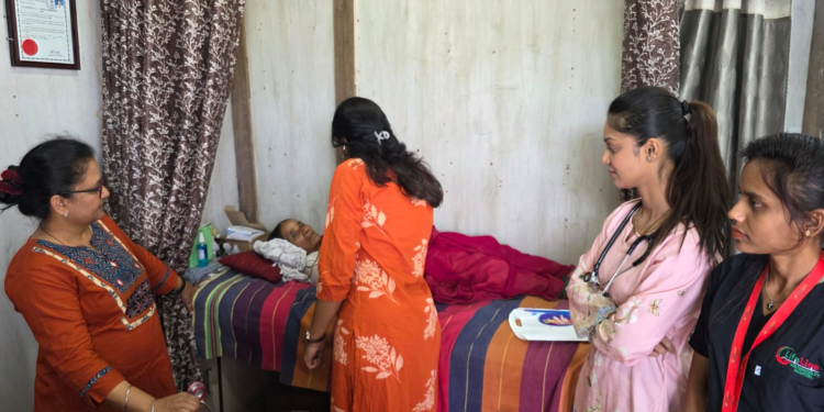 पिंपळी येथे मोफत आरोग्य तपासणी शिबिर; ७७ जणांची तपासणी