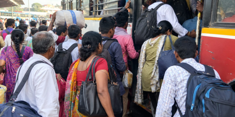 दुष्काळाच्या झळा; रोजगारासाठी मजुरांचे पुणे-मुंबईकडे स्थलांतर