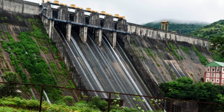 पाणीटंचाईचे संकट गडद; कुकडी, डिंभे आणि चासकमान धरणांतून आवर्तन सोडण्याची मागणी