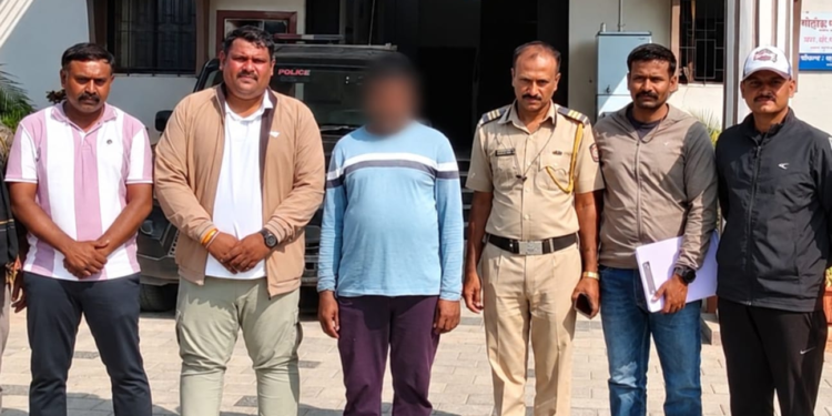 चिंचणी-वांगी पोलिसांची कारवाई; फसवणुकीच्या गुन्ह्यातील पाहिजे आरोपी सोलापूर जिल्ह्यातून ताब्यात