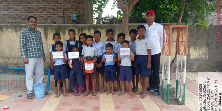 पिंवदळ बु. येथील जिल्हा परिषद शाळेत ई-कचरा जनजागृती मोहीम