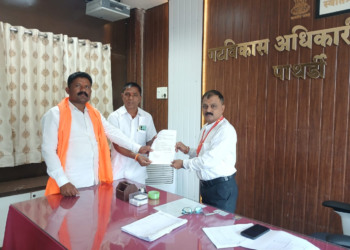 निवडुंगे गावात जनावरांसाठी चारा डेपो व पाणी टँकर सुरू करण्याची मागणी