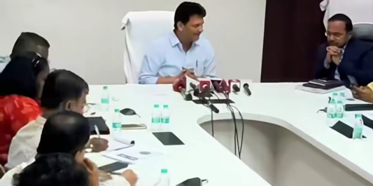 शासकीय रुग्णालयांतील औषधांची गुणवत्ता आता जागेवरच तपासणार; आरोग्यमंत्री प्रकाश आबिटकर यांचा महत्त्वपूर्ण निर्णय