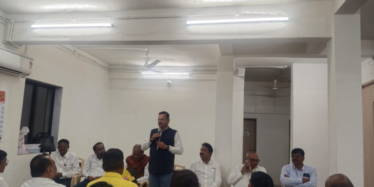 भाजपा उत्तर मुंबई जिल्हा भटक्या-विमुक्त मोर्चाच्या नवनियुक्त पदाधिकाऱ्यांना निवडपत्रांचे वितरण
