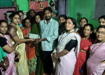 सैनिक शेतकरी फाऊंडेशनचा माणुसकीचा हात; स्व. फुलारी कुटुंबाला पाच हजारांची मदत