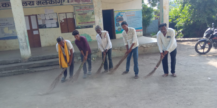 मलका गुडा येथे ग्रामस्वच्छता मोहिमेत ग्रामस्थांचा उत्स्फूर्त सहभाग