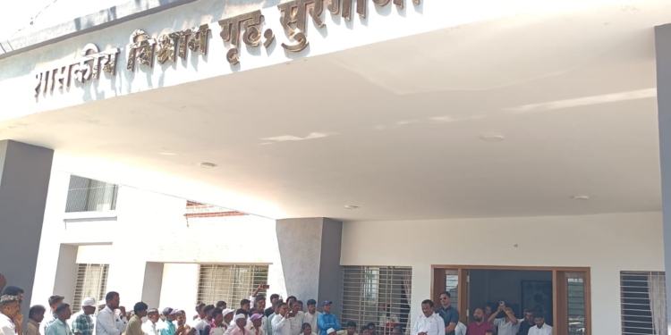 पश्चिम वाहिनी नद्यांवरील धरणांना शेतकऱ्यांचा एकमुखी विरोध