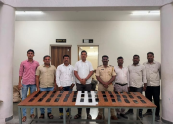 फलटण ग्रामीण पोलिसांची उल्लेखनीय कामगिरी; ७१ हरवलेले मोबाईल शोधले