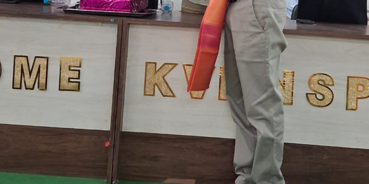 भाऊसाहेब उत्तमराव पाटील यांना ‘आदर्श शिक्षक पुरस्कार’; मित्रपरिवारातून अभिनंदनाचा वर्षाव